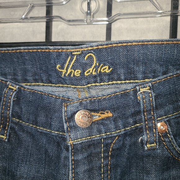 LAST CHANCEOld Navy The Diva Bootcut Jeans - Picture 6 of 7